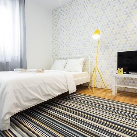 Giallo Apartment - Free Private Parking Нови Сад Екстериор снимка