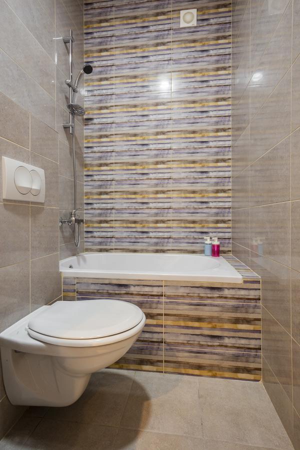 Giallo Apartment - Free Private Parking Нови Сад Екстериор снимка