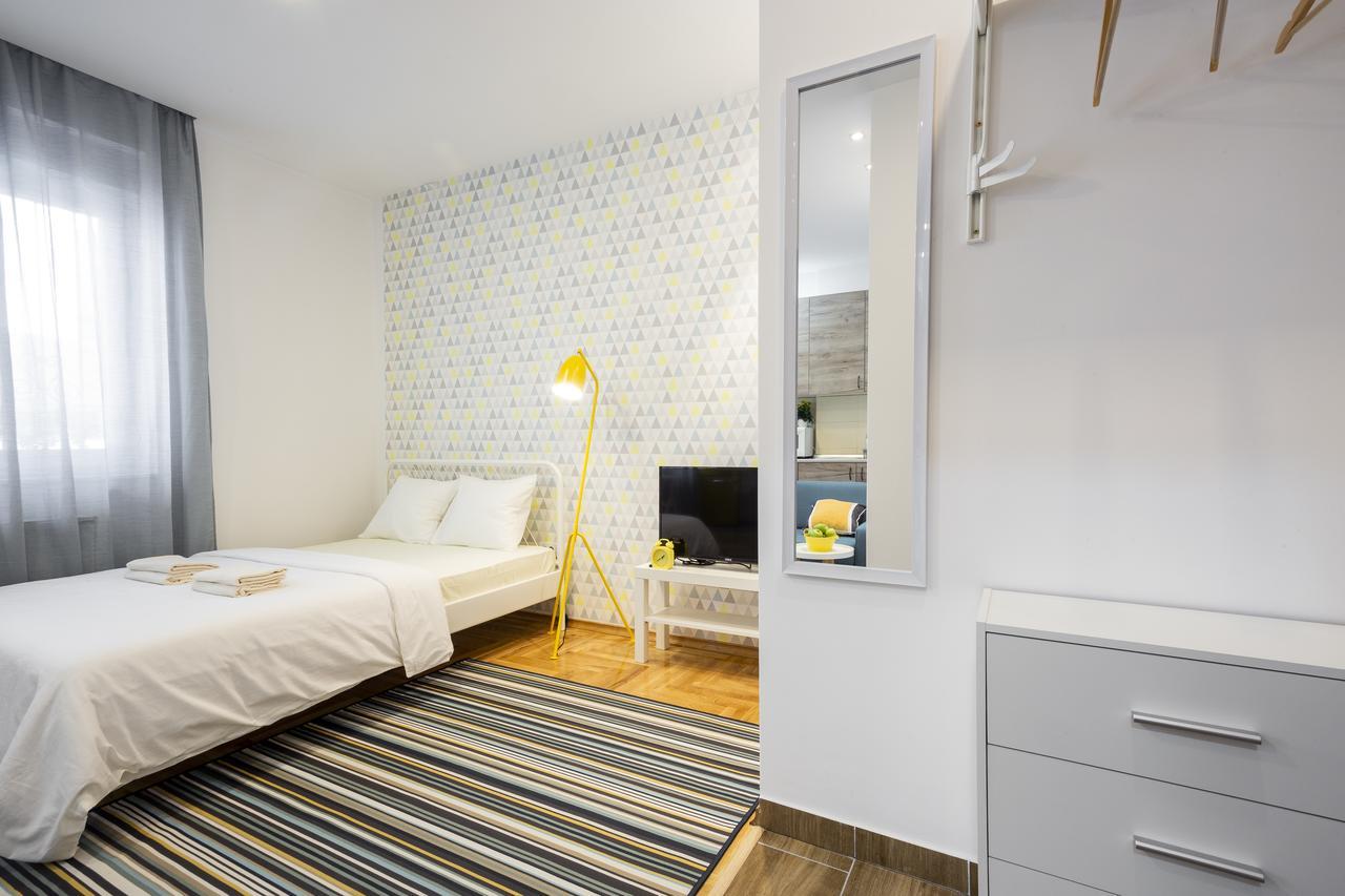 Giallo Apartment - Free Private Parking Нови Сад Екстериор снимка