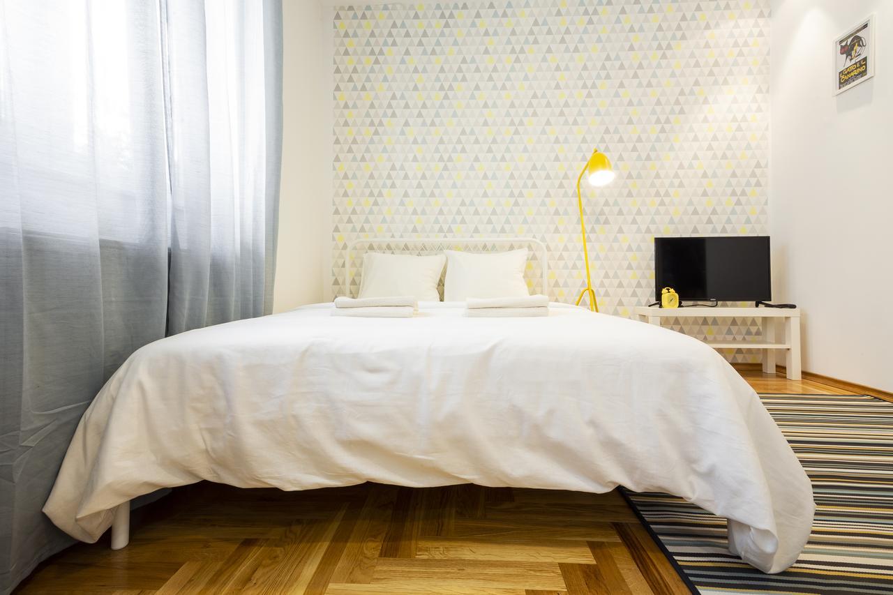 Giallo Apartment - Free Private Parking Нови Сад Екстериор снимка