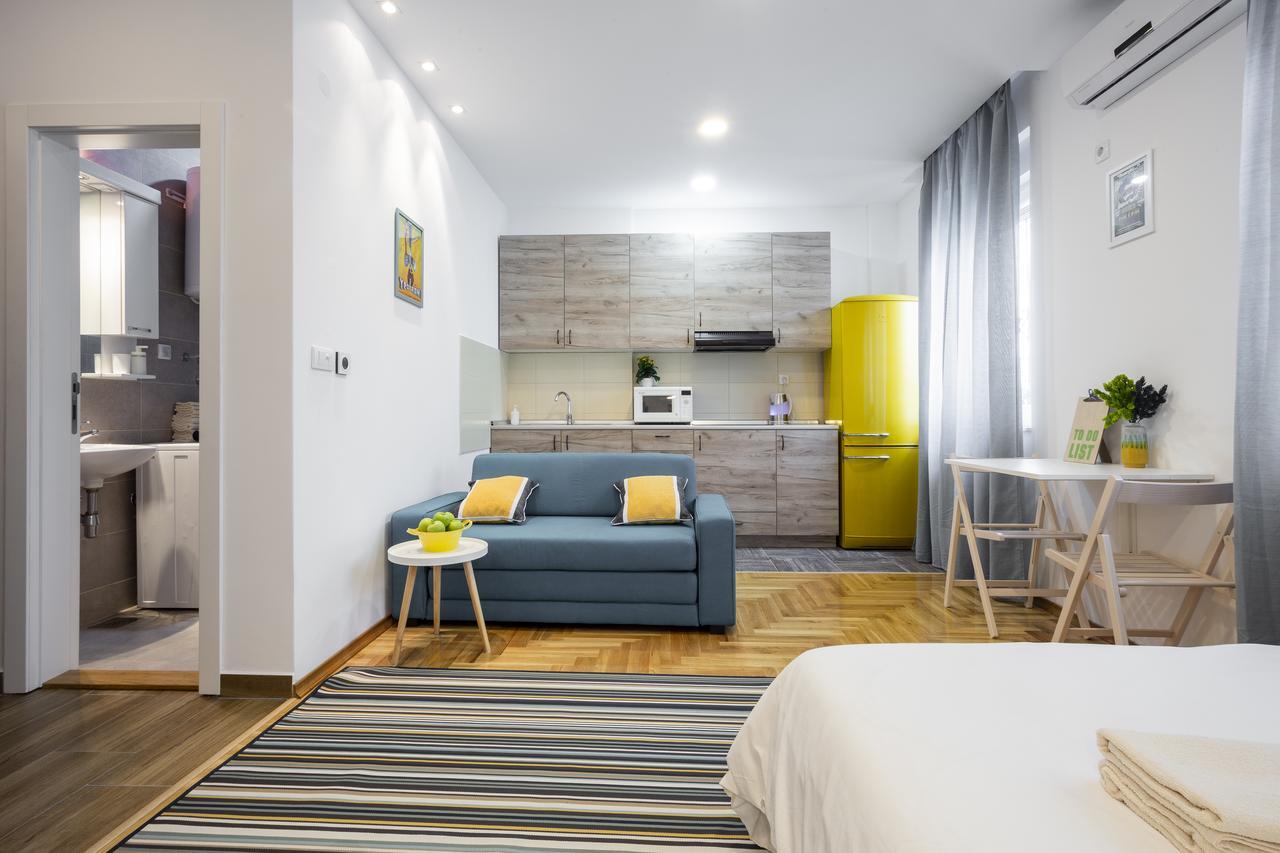 Giallo Apartment - Free Private Parking Нови Сад Екстериор снимка