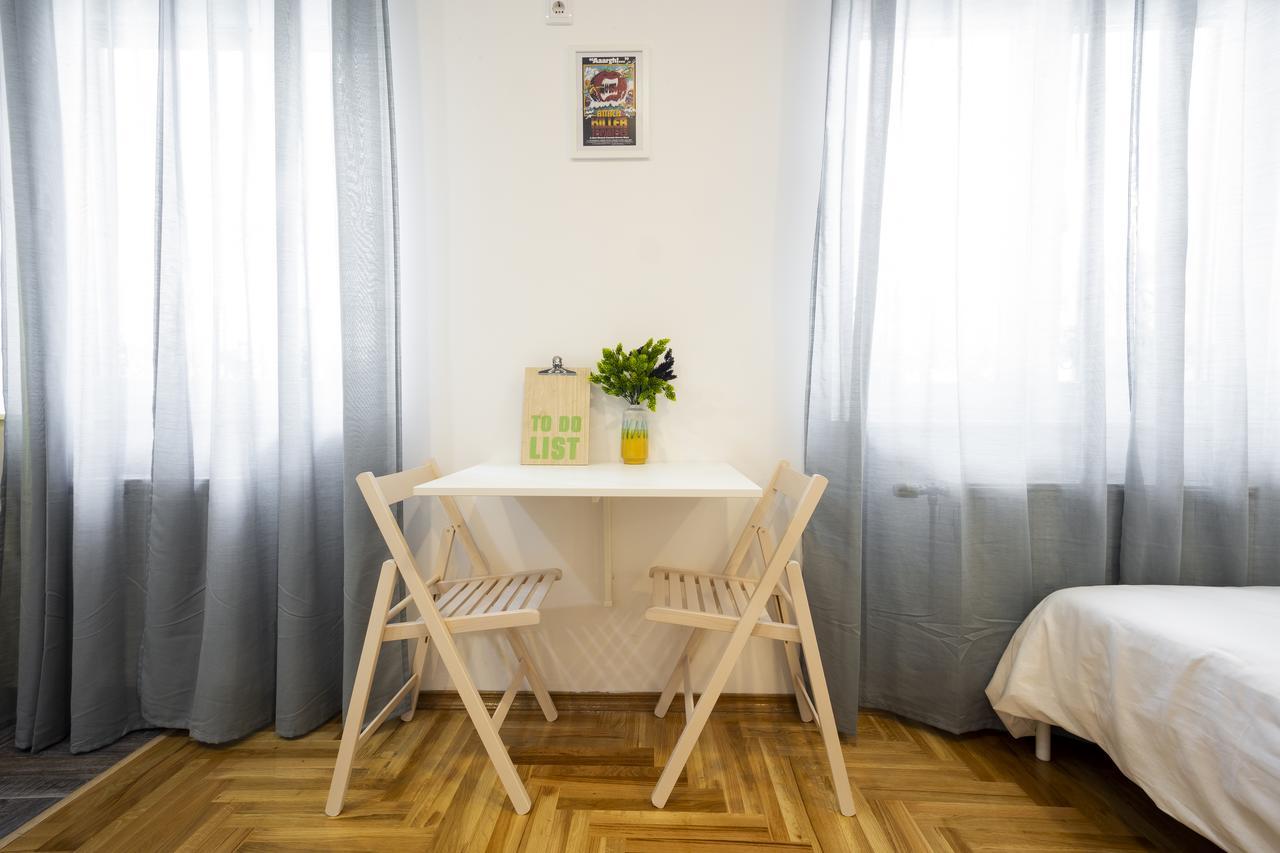 Giallo Apartment - Free Private Parking Нови Сад Екстериор снимка