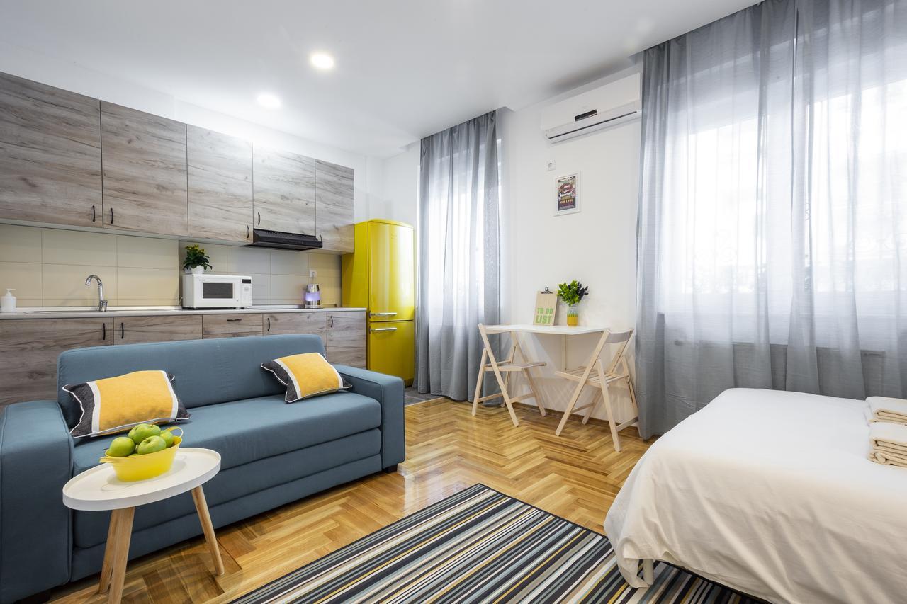 Giallo Apartment - Free Private Parking Нови Сад Екстериор снимка