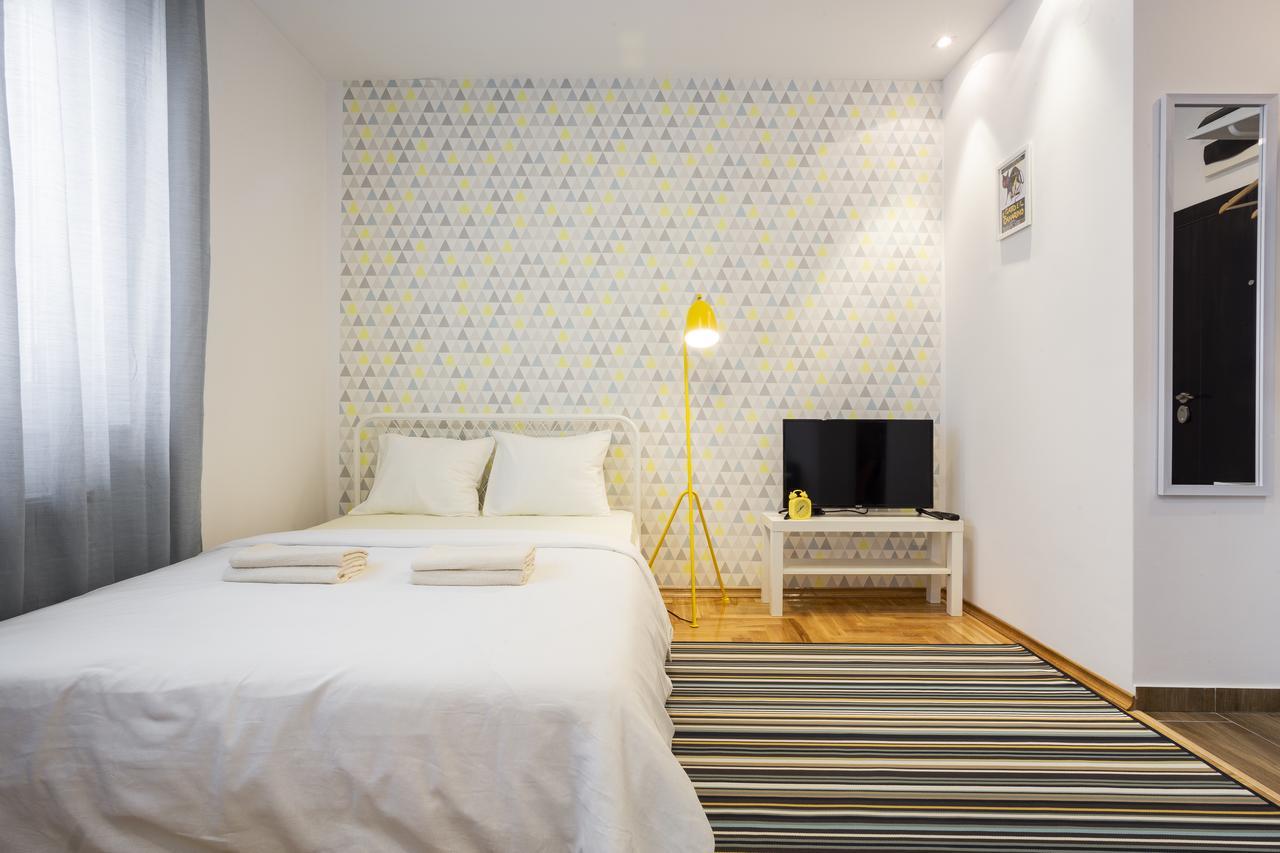 Giallo Apartment - Free Private Parking Нови Сад Екстериор снимка
