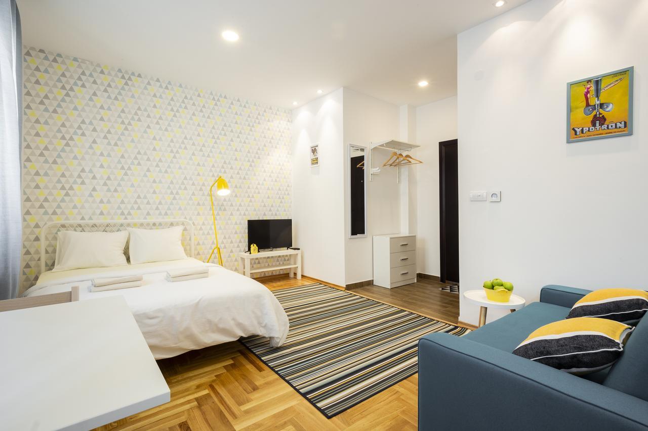Giallo Apartment - Free Private Parking Нови Сад Екстериор снимка