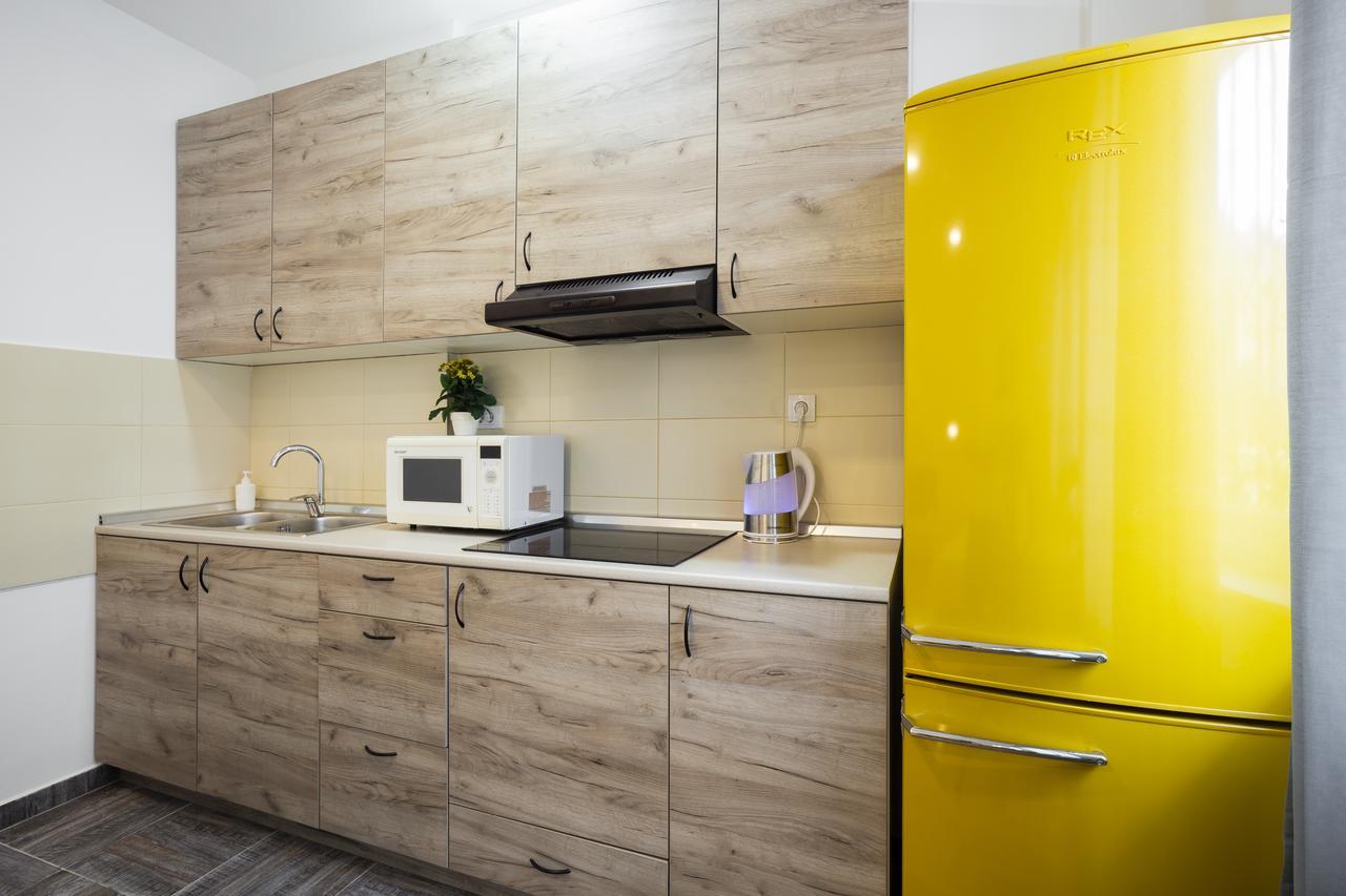 Giallo Apartment - Free Private Parking Нови Сад Екстериор снимка