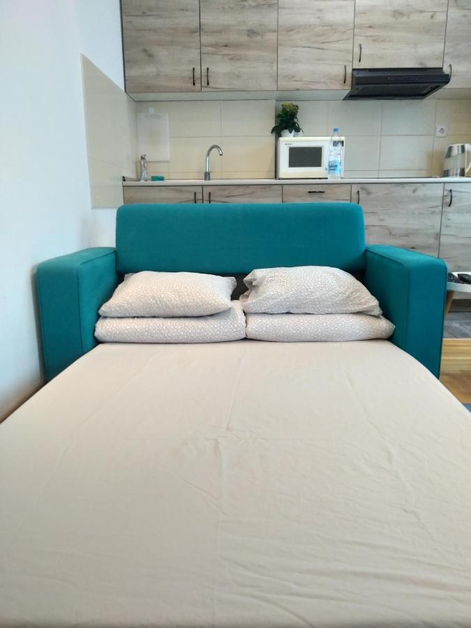 Giallo Apartment - Free Private Parking Нови Сад Екстериор снимка
